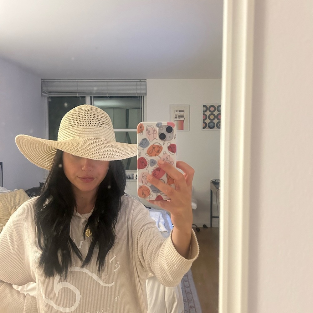 Old Navy Beige Wide-Brim Hat. New with tags, never been worn